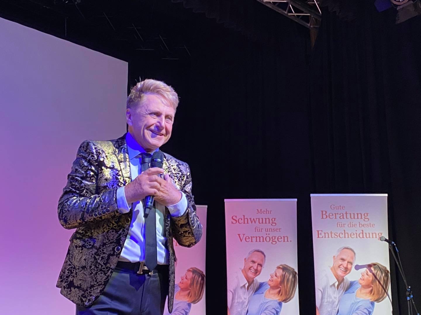 Sänger und Entertainer Hans-Jürgen Beyer überraschte mit einem Live-Auftritt.