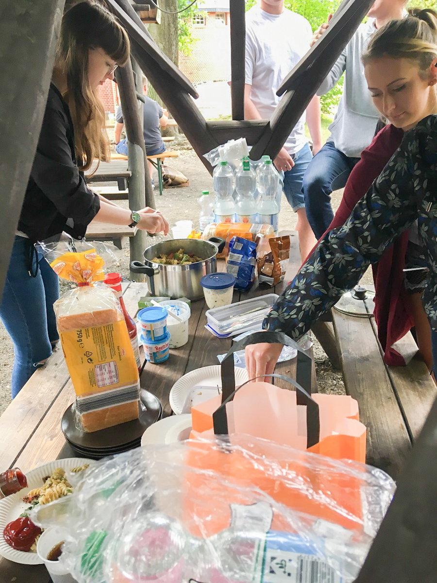 Der Tag wurde mit einem gemütlichen Grillen abgerundet.